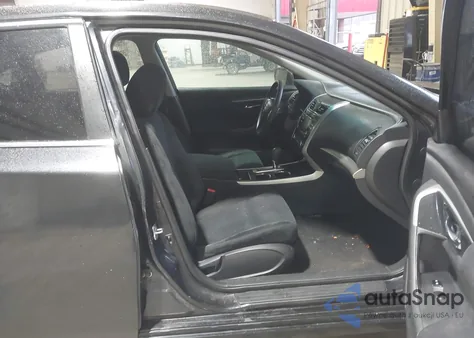 2015 Nissan Altima 2.5 S z USA, uszkodzony, nr VIN 1N4AL3AP3FN326465